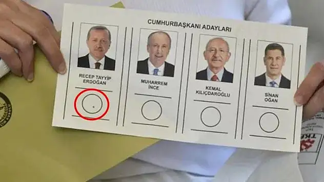 Oy pusulasındaki siyah nokta gündem olmuştu: Oylar geçersiz mi olacak? İletişim Başkanlığı açıkladı