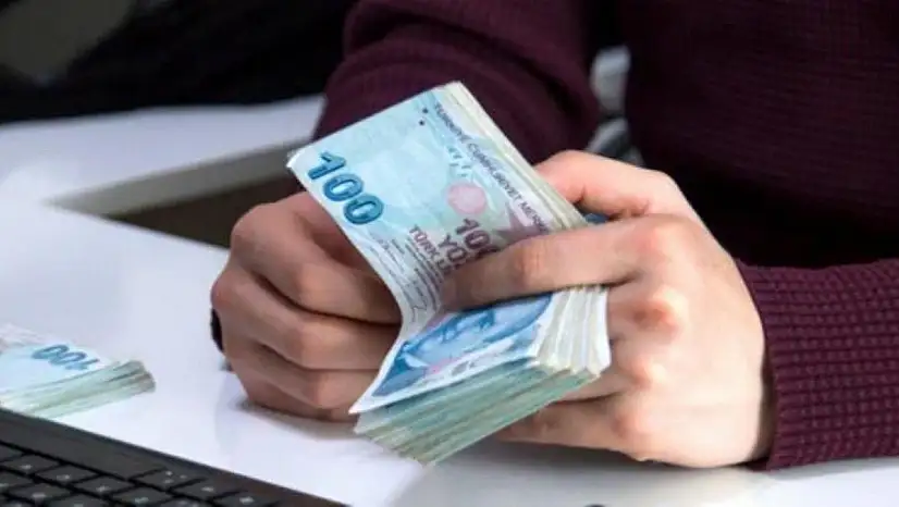 Emeklinin yüzü sonunda güldü! 10 bin TL destek ödemesi hesaplara otomatik geçiyor! Tek şart…