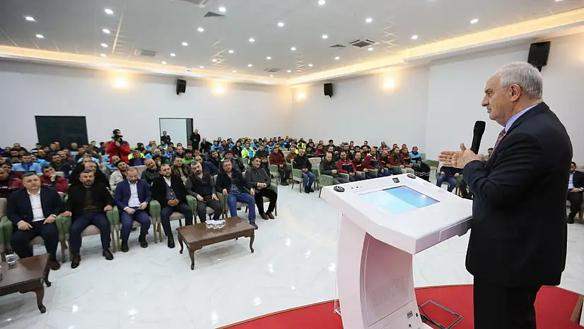 İzmit Belediyesi personelleriyle alakalı bir dizi yeni karar aldı! Maaşlara yüzde yetmiş oranında zam geldi! En düşük maaş 16 bin lira oldu!