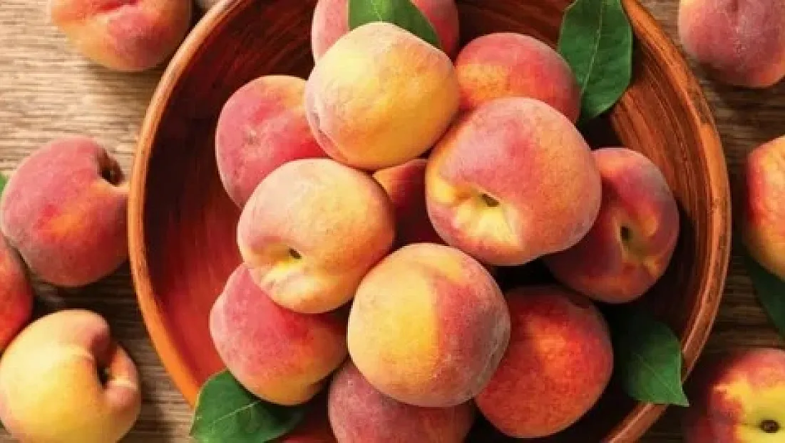Uzmanlar Şeftaliyi Neden Övüyor? Yazın En Faydalı Meyvesi Şimdi Tezgâhlarda