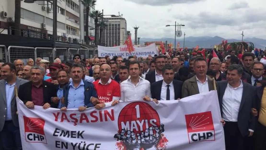 1 Mayıs İşçi Bayramı'nı 3 Büyük Şehir Nasıl Kutluyor? İşte Kutlamalardan Görüntüler...