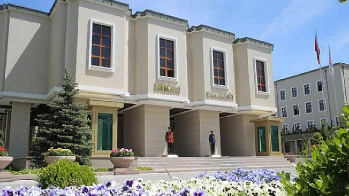 100'e yakın vali yardımcısı ve kaymakam açığa alındı!