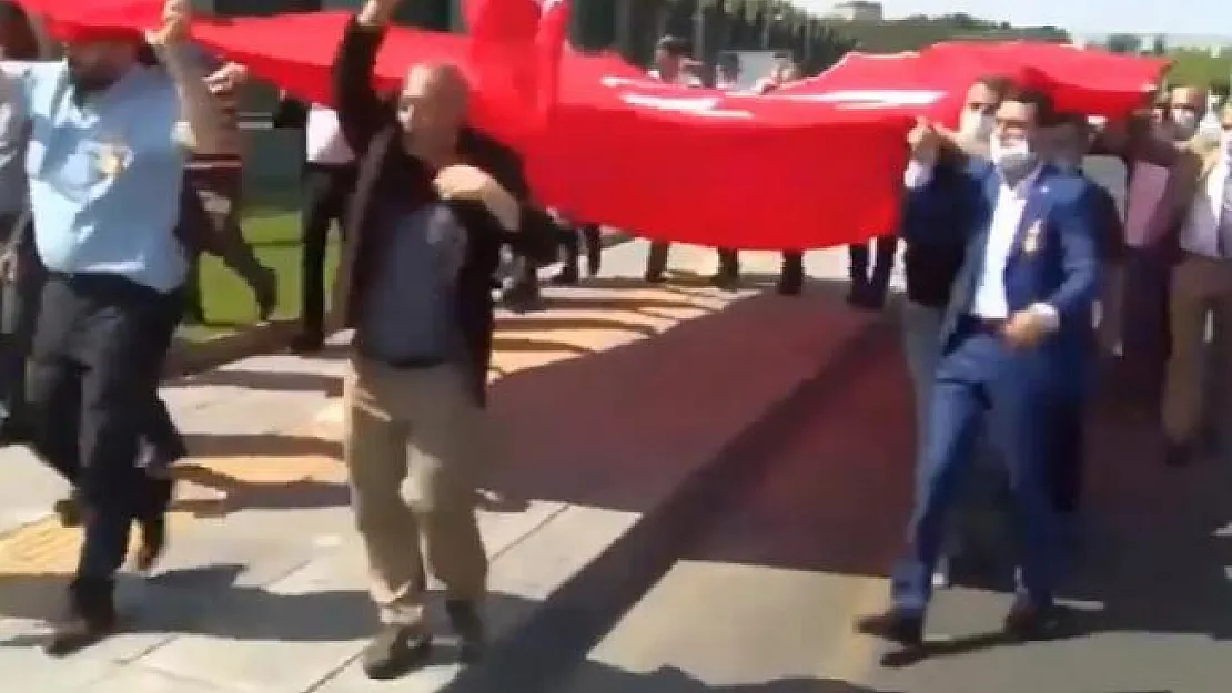 15 Temmuz Anıtı'na yürümek isteyen 15 Temmuz gazilerine polis müdahalesi!