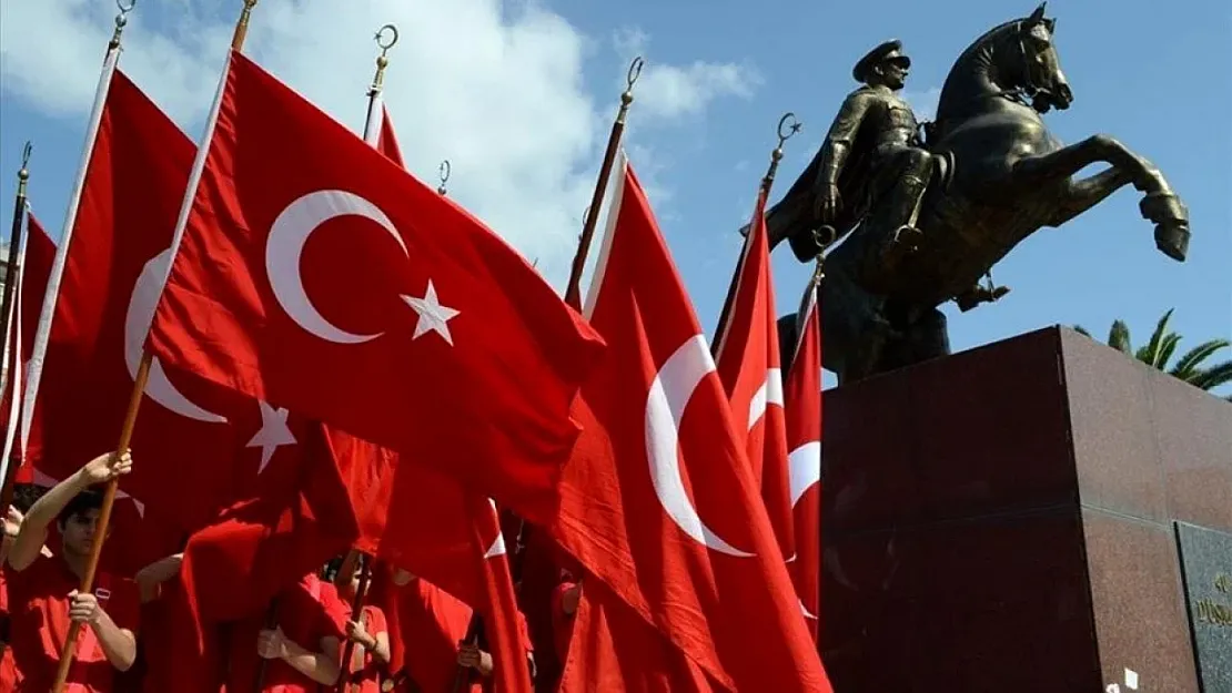 19 Mayıs Pazartesi Günü Resmi Tatil mi? Okullar Açık mı Kapalı mı Olacak?