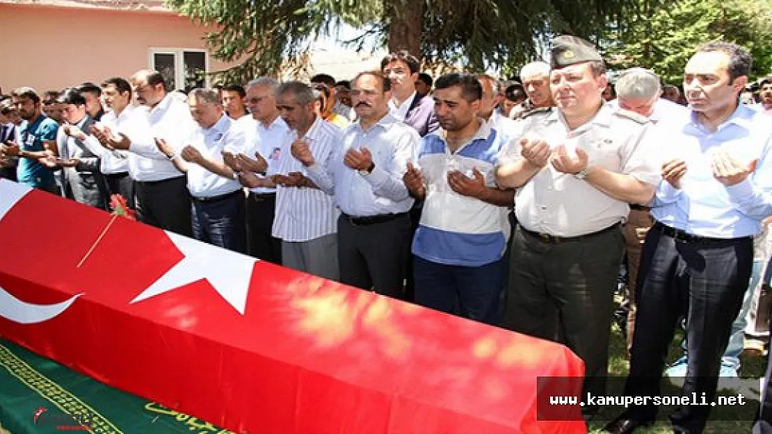 2 Demokrasi Şehidinin Memleketlerinde Son Yolculuklarına Uğurlandı