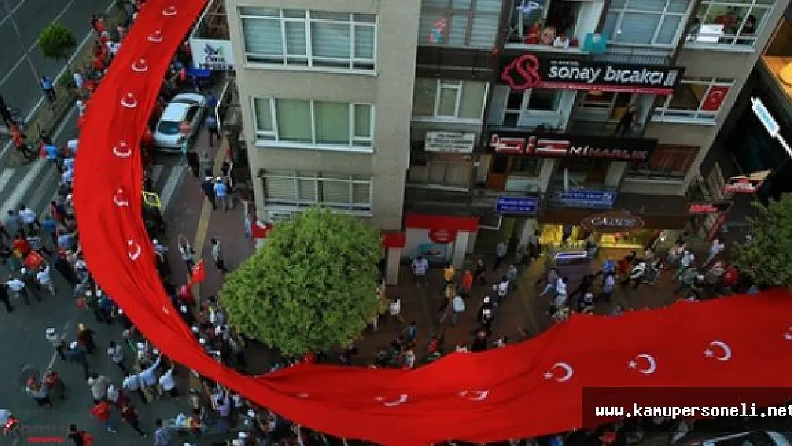 20 Bin Kişi Tek Bir Bayrağı Taşıyacak