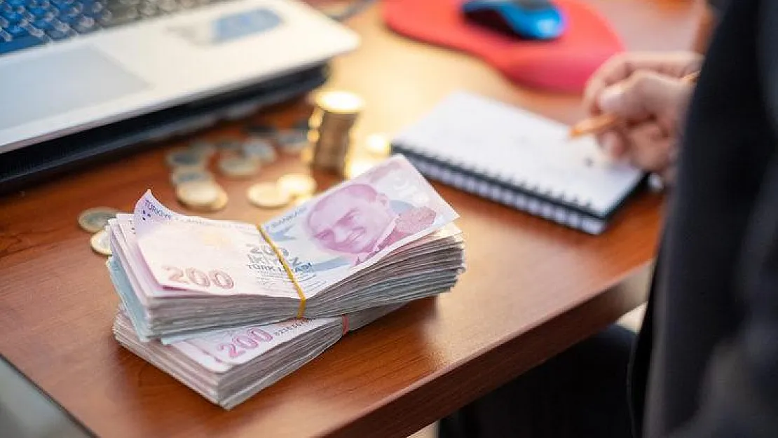 20 bin TL ihtiyaç kredisinde 24 ay vadede aylık ne kadar taksit öderim? Bankalar ihtiyaç kredisinde ne kadar faiz uyguluyor?