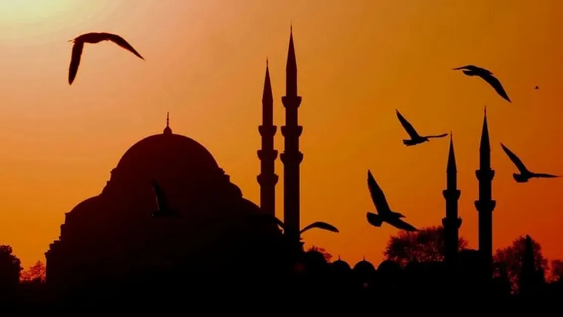 2025'te Muharrem Ayı ve Arefe Günü Ne Zaman Başlıyor?
