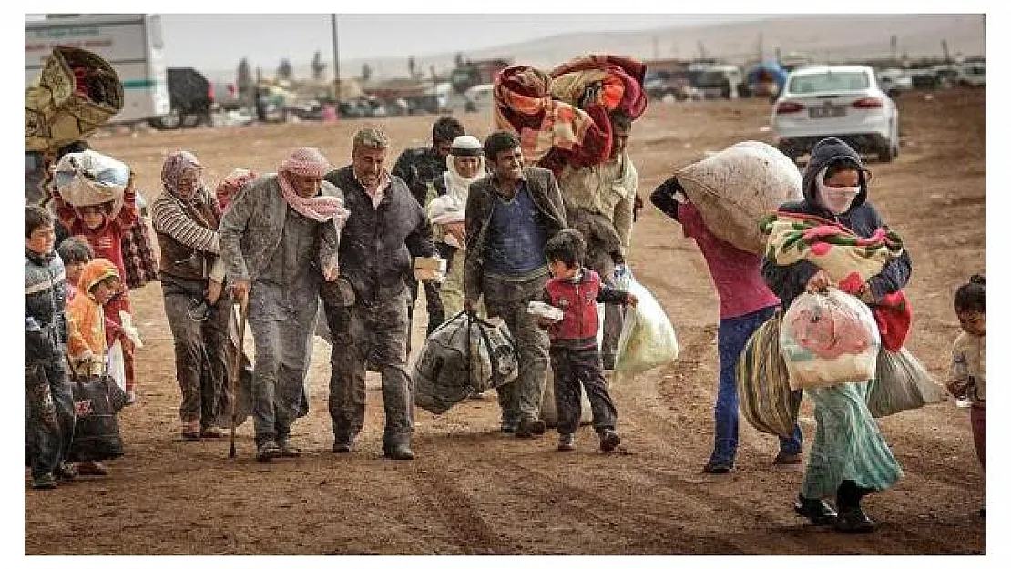 27 bin sivil Türkiye sınırında!