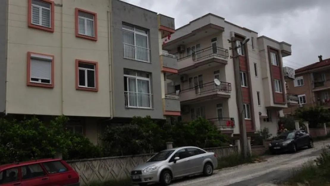 3. kattan düşen 1,5 yaşındaki çocuk hastaneye kaldırıldı!