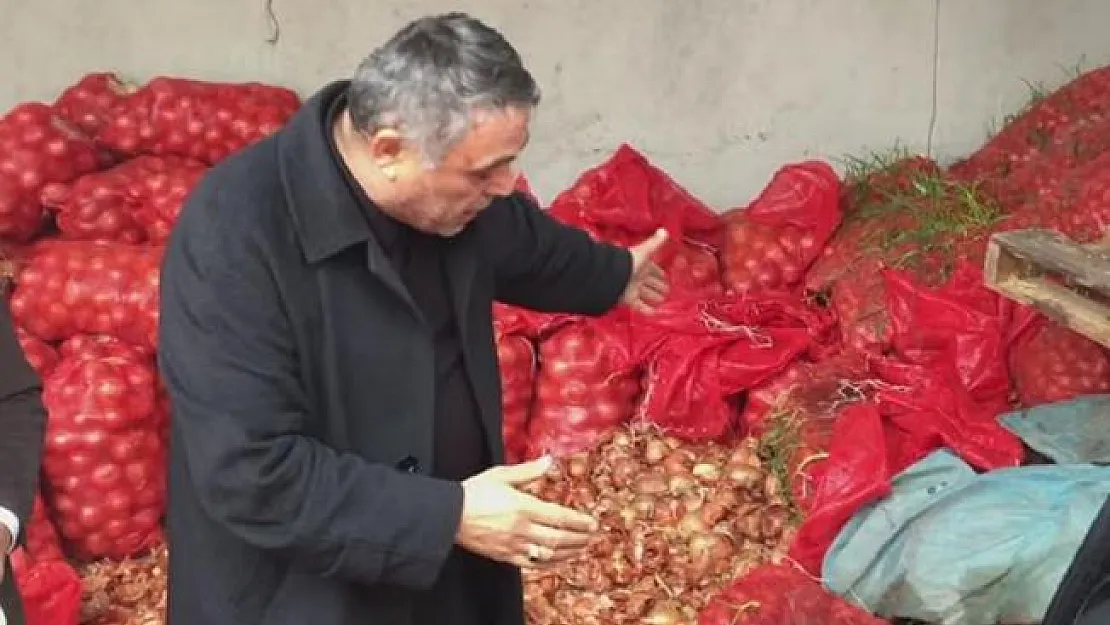 30 bin ton kuru soğan, üreticinin elinde kaldı!