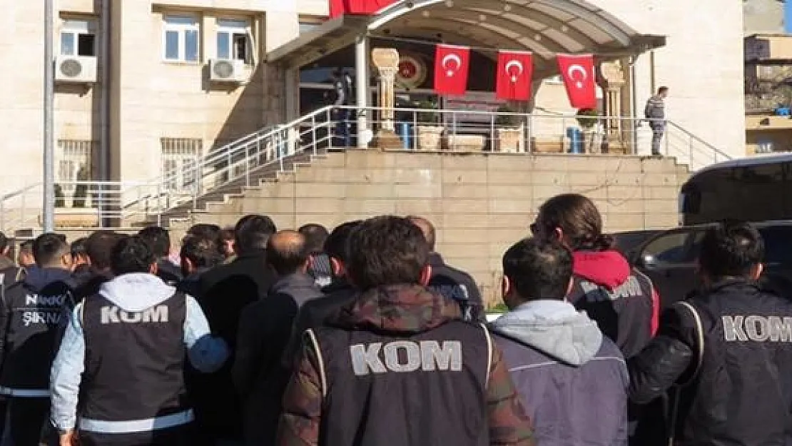 34 İlde FETÖ Operasyonu ! 40 Asker Gözaltına Alındı