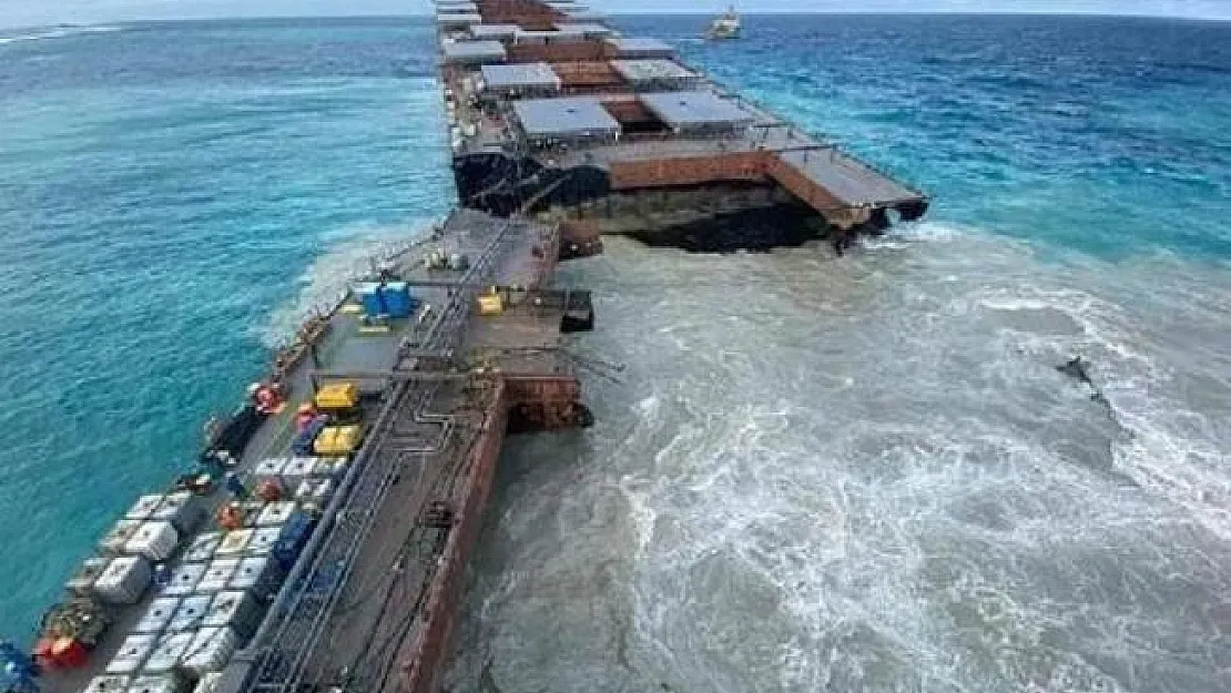 4 bin ton petrol taşıyan tanker ikiye bölündü!