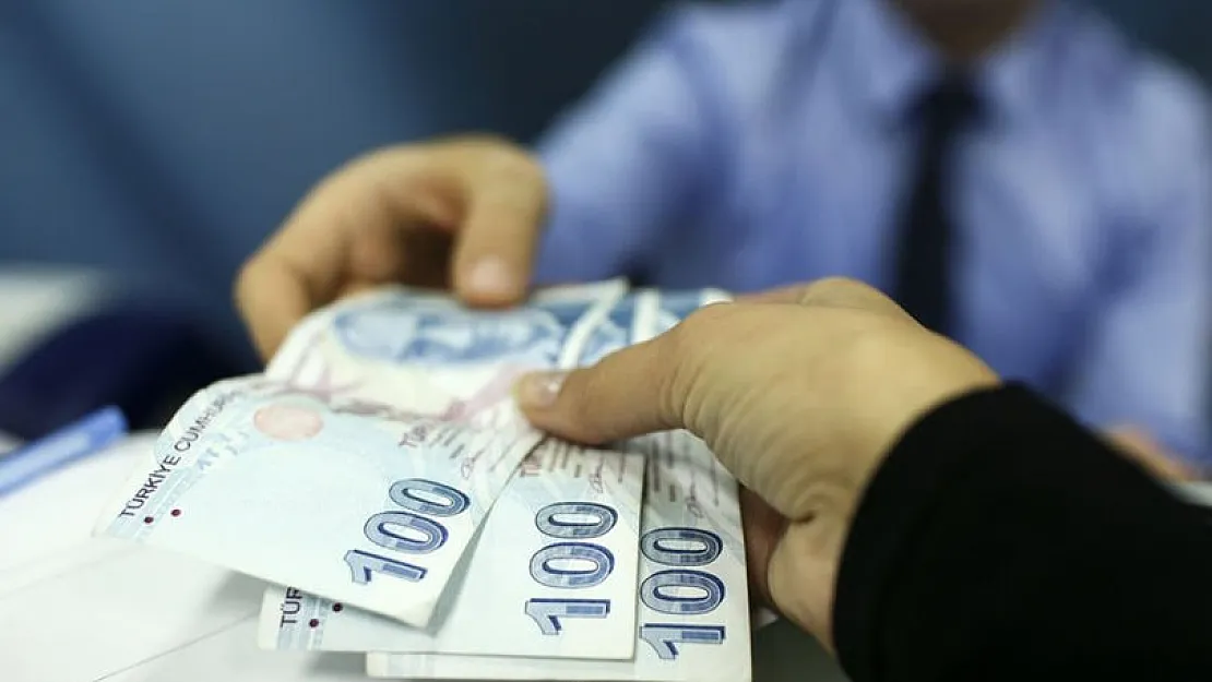 50 bin TL ihtiyaç kredisini 1 yılda nasıl öderim? Bankaların sunduğu 50 bin TL ihtiyaç kredisinde faiz ve geri ödeme tabloları