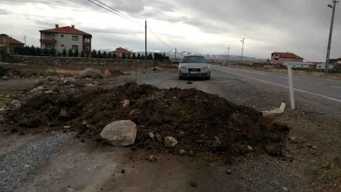 50 kişinin test sonucu pozitif çıkınca mahalleye giriş çıkışlar kapatıldı!