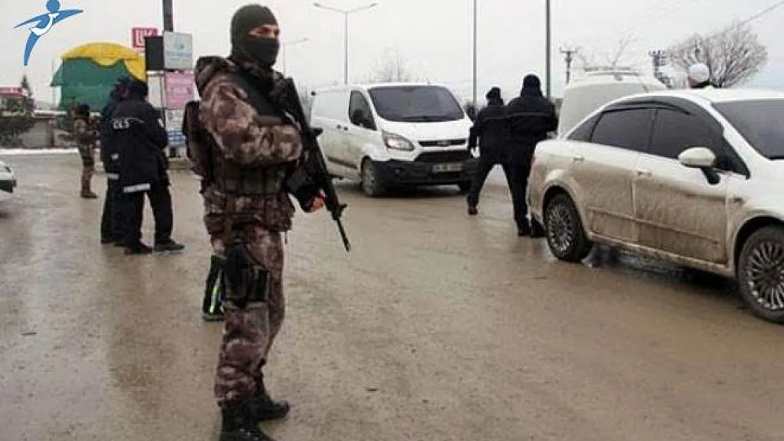 65 Bin Personel İle Türkiye Geneli Operasyon: 1727 Kişi Yakalandı