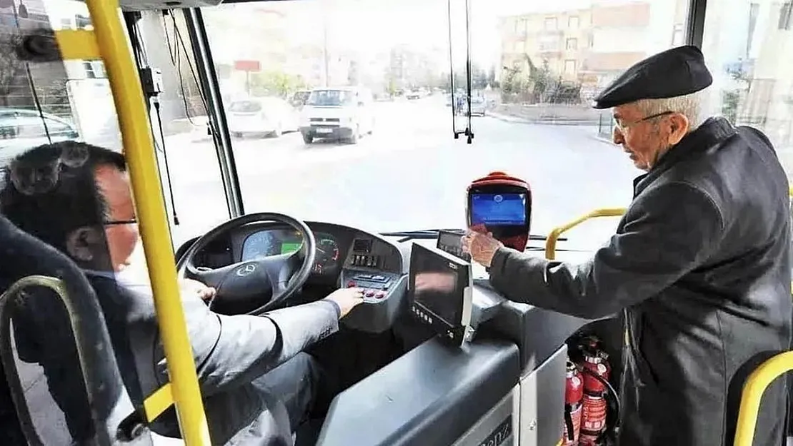 65 yaş üstü ücretsiz ulaşım kalkıyor mu? Bakanlık ve özel halk otobüsçüleri arasında kriz!
