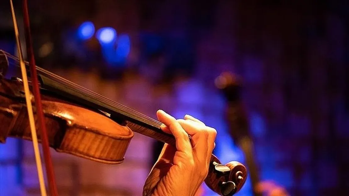 81 İl Valiliğine Genelge Gönderildi! Müzik Yasağının Saatleri Değişti!