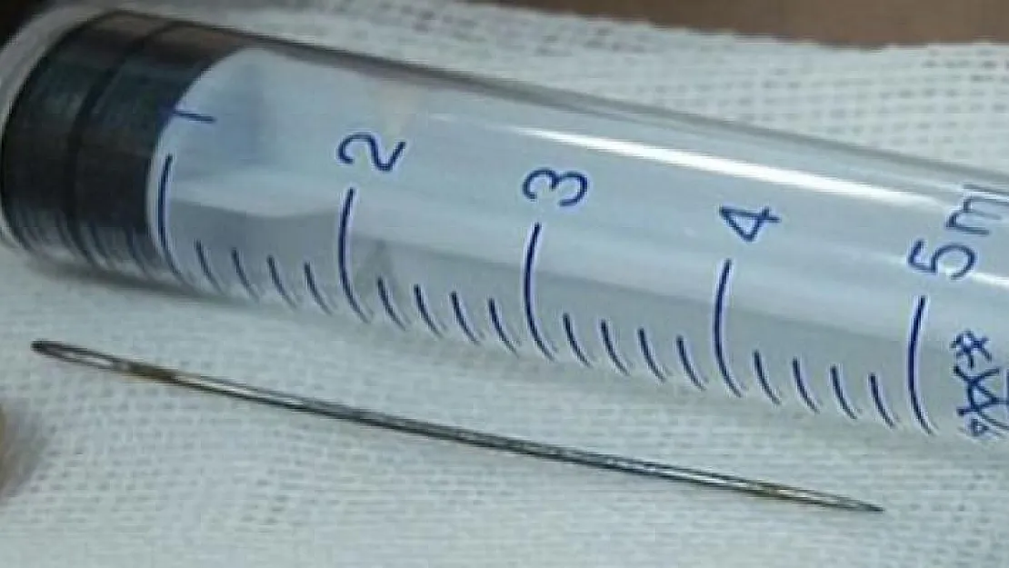 9 Aylık Bebek 4 Cm İğne Yuttu