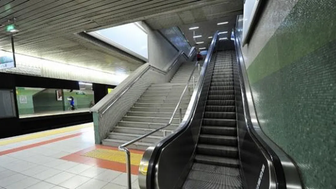ABB Başkanı Yavaş Çalışmayan Metro Yürüyen Merdivenleri Hakkında Açıklama Yaptı