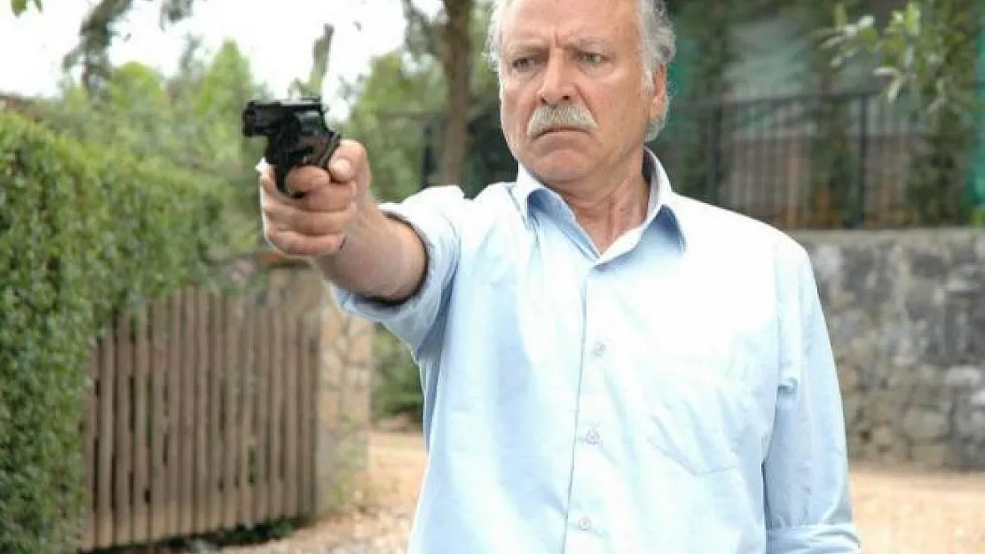 Acı haber! Usta oyuncu Ahmet Uz hayatını kaybetti! Ahmet Uz kimdir? Ahmet Uz neden hayatını kaybetti?