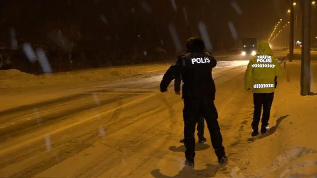 Acil olarak duyuruldu! Yollar yine kapatıldı!