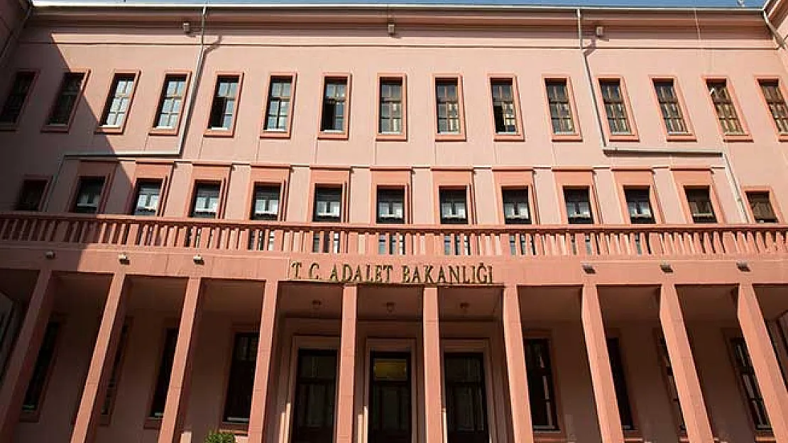 Adalet Bakanlığından Resmi Açıklama Geldi ! 24 Alan İçin 15 Bin Personel Alınacak: İKM, Zabıt Katibi Vb.