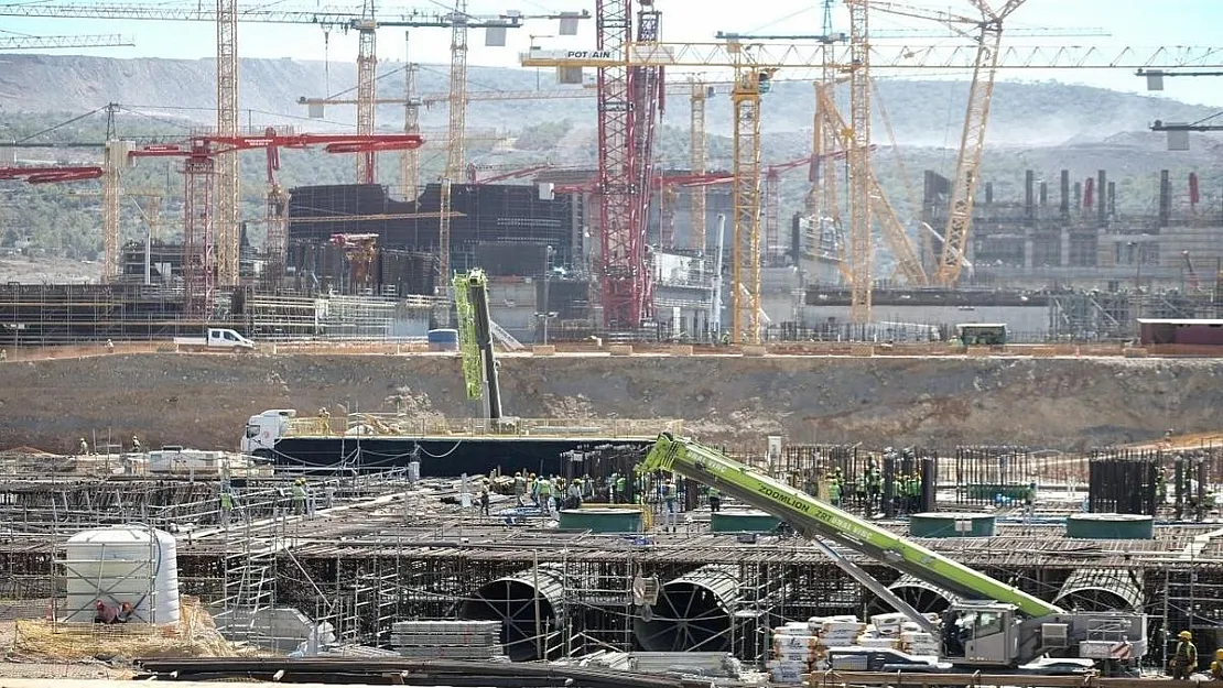 Adana Valiliğinden yeni karar! 6 Şubattan önce inşasına başlanmış ve yapımı süren inşaatlar durdurulacak!
