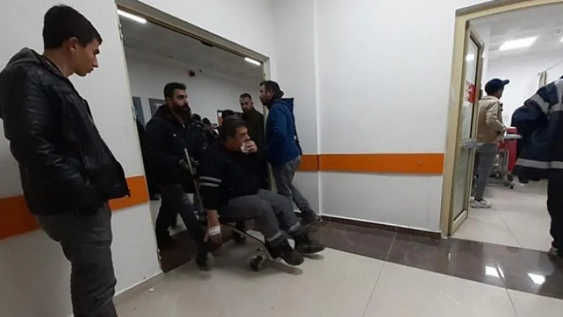 Adıyaman'ın Kahta ilçesinde işçi servisi devrildi! 15 kişi yaralandı