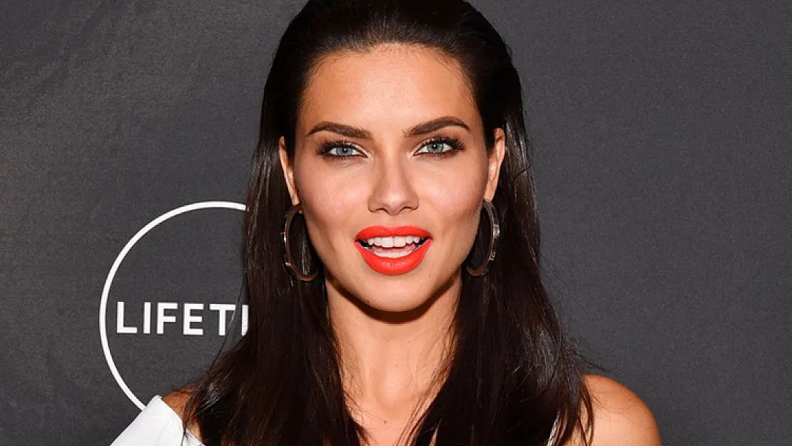 Adriana Lima bebek gibi bir cilt için güzellik sırrını paylaştı! Top modellerde durmadı bakım tüyolarını peşpeşe paylaştı!