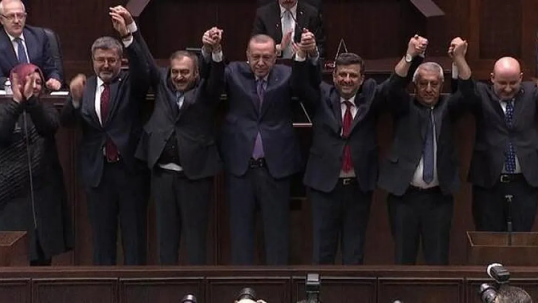 Ak Parti bünyesine 5 Belediye Başkanı dahil oldu!