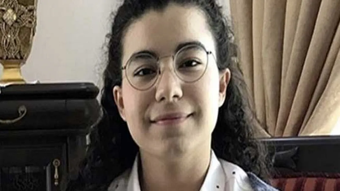 AK Parti'nin En Genç Milletvekili Adayı Elif Nur Bayram Kimdir?