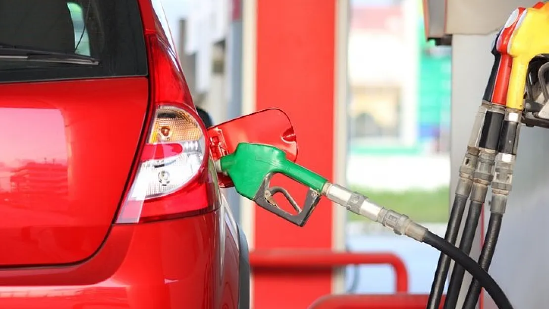 Akaryakıt ve otogaza indirim furyası devam ediyor! Son gün 31 Mart: Bugün benzin, motorin ve LPG alımına 40 TL indirim yapılıyor