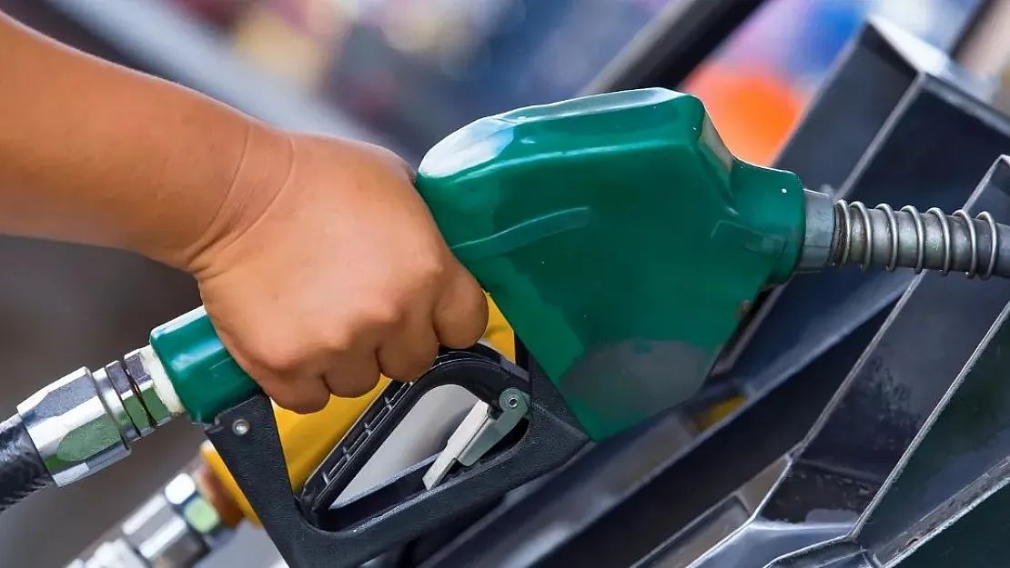 Akaryakıtta yeni bir indirim daha! Motorin litre fiyatında üçüncü indirim bugünden itibaren geçerli!