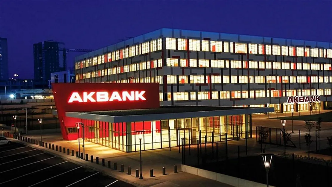 AKBANK DUYURDU! Kredi ve kredi kartı ödemeleri 1 gün faizsiz erteleniyor!