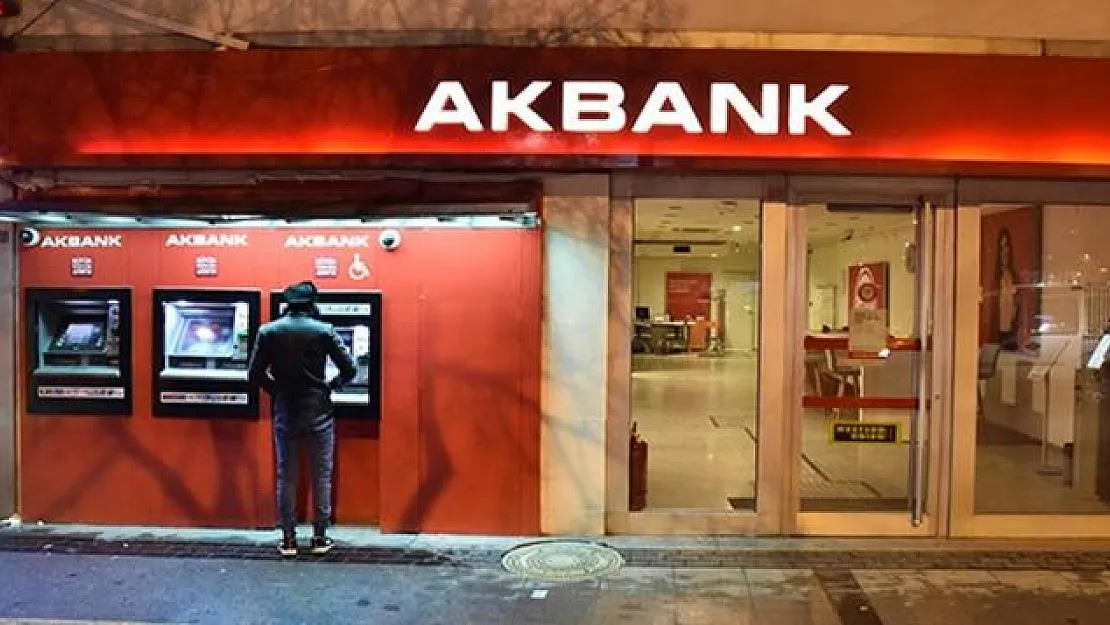 Akbank mağdur olan müşterileri için duyurdu! 31 Temmuz'a kadar ücret alınmayacak!