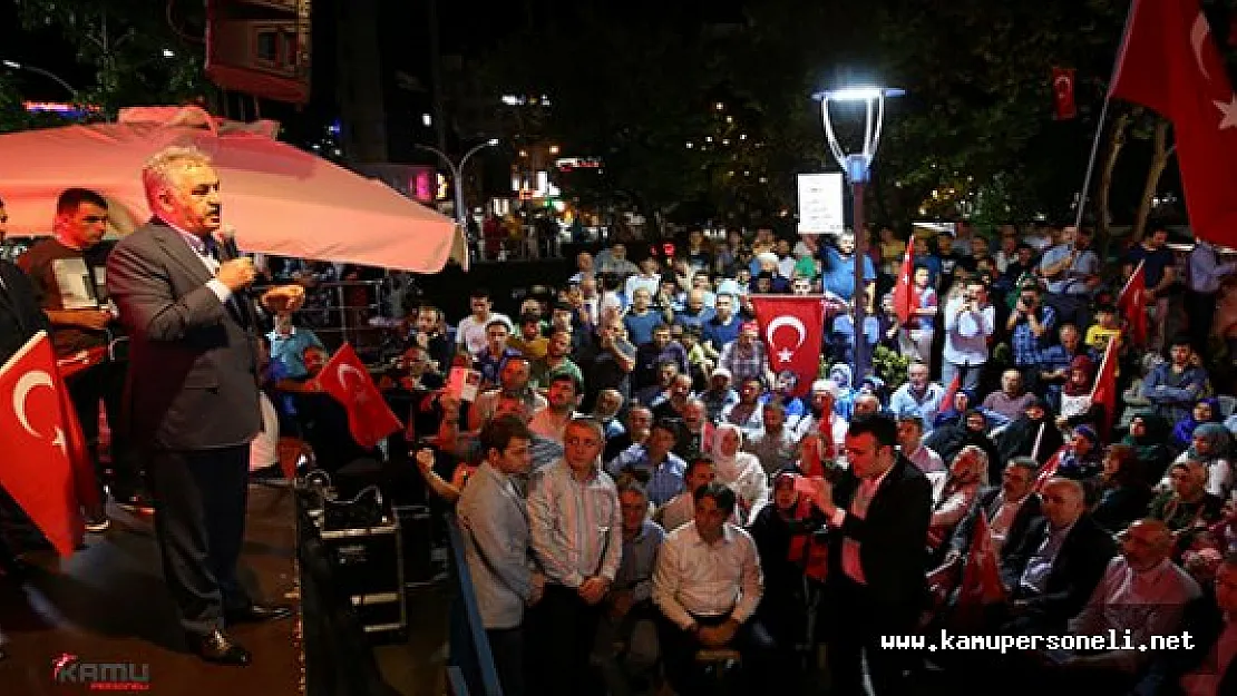 AKP Genel Başkan Yardımcısı Hayati Yazıcı: &quotHedefleri Suriye'nin yanında yeni bir Suriye oluşturmak"