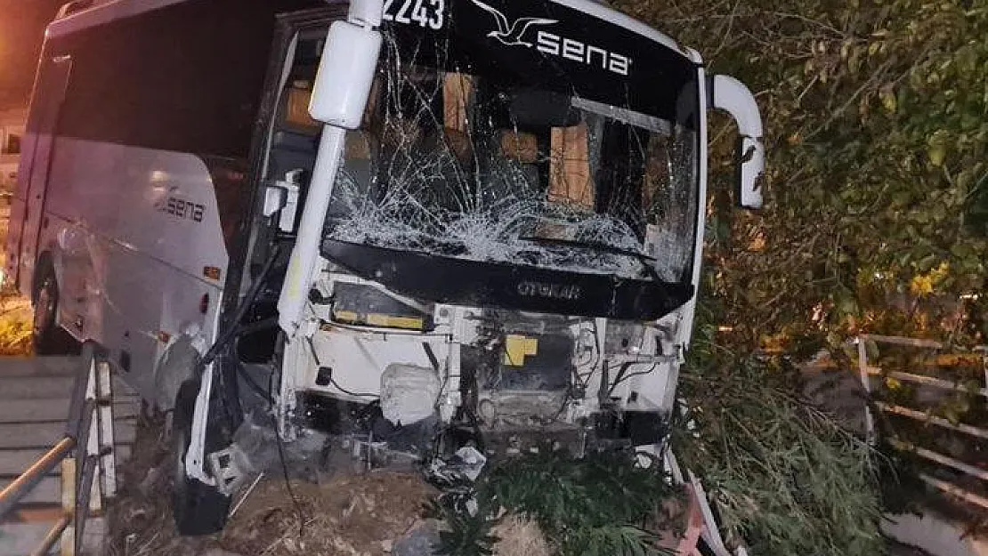 Akşam saatlerinde katliam gibi kaza! 7 araç birbirine girdi! Ölü ve yaralılar var!