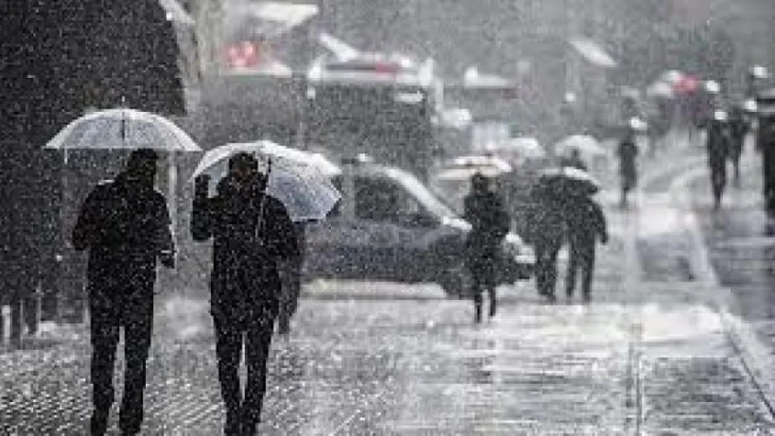 Akşam saatlerinden itibaren başlıyor! Yarın akşama kadar şiddetli sağanak yağış!