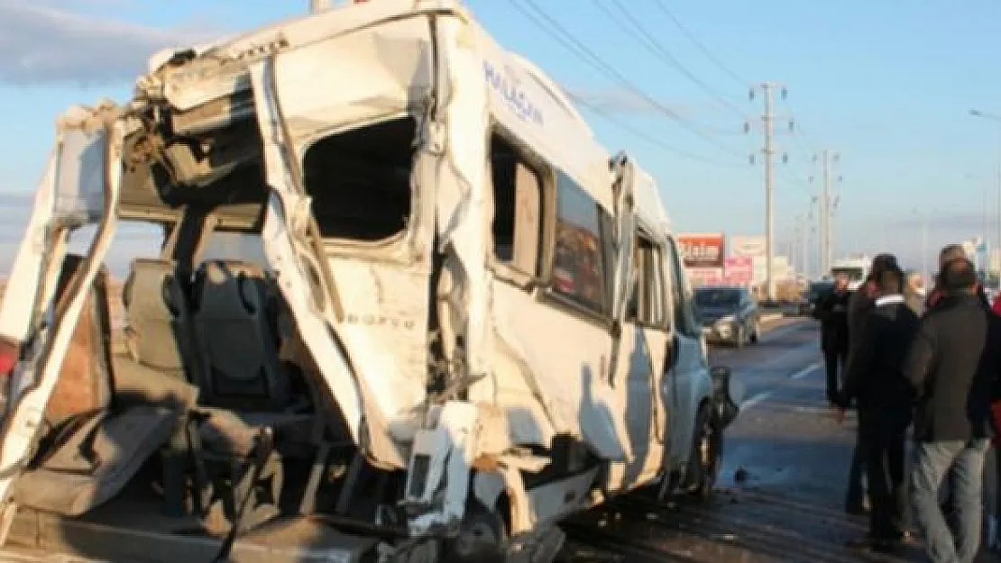 Aksaray'da kaza! Çok sayıda yaralı var!