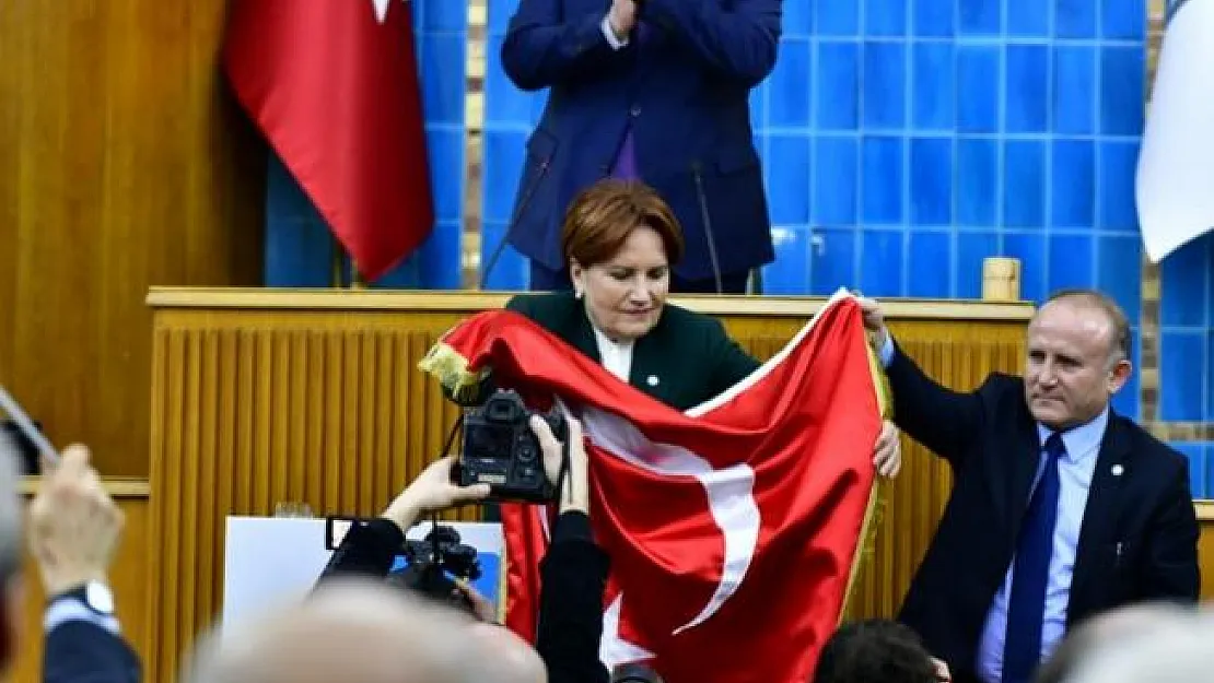 Akşener'den Erdoğan'a sert tepki:'' Ülke helal ekmek peşinde koşanlar ve rantçılar diye ikiye ayrılıyor!''
