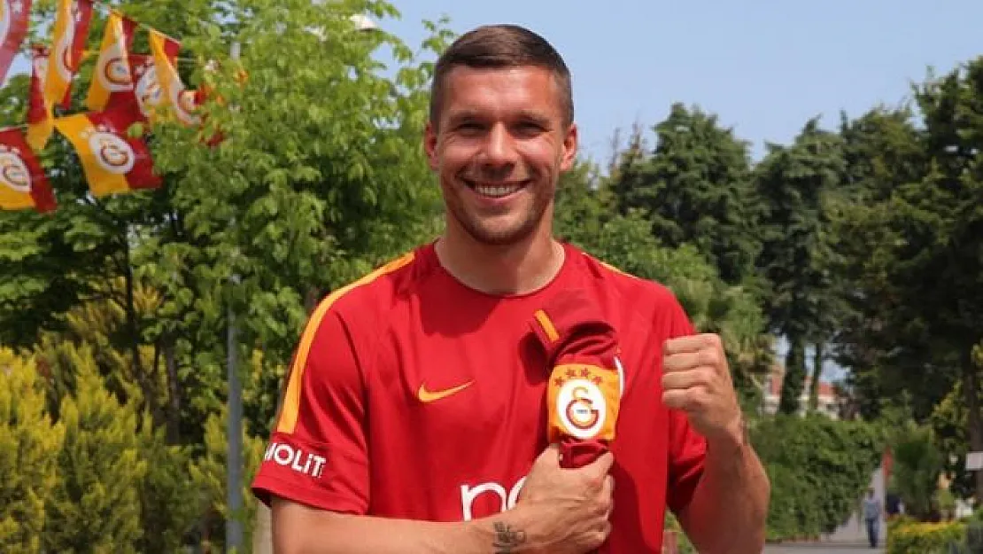 Alman golcü Lukas Podolski dönmek istediğini açıkladı