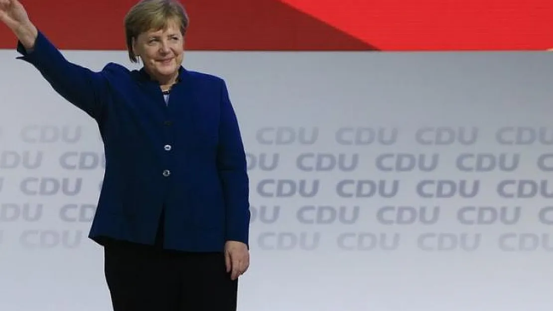 Almanya Başbakanı Merkel resmen veda etti