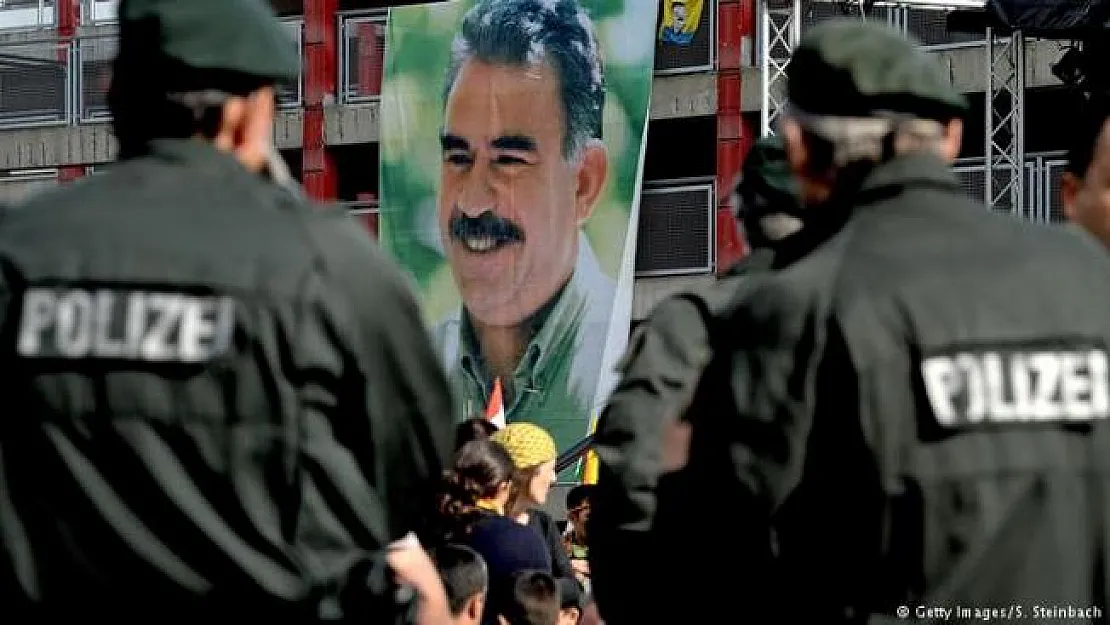 Almanya'da bir kişi, terörist başı Abdullah Öcalan için kendini yaktı