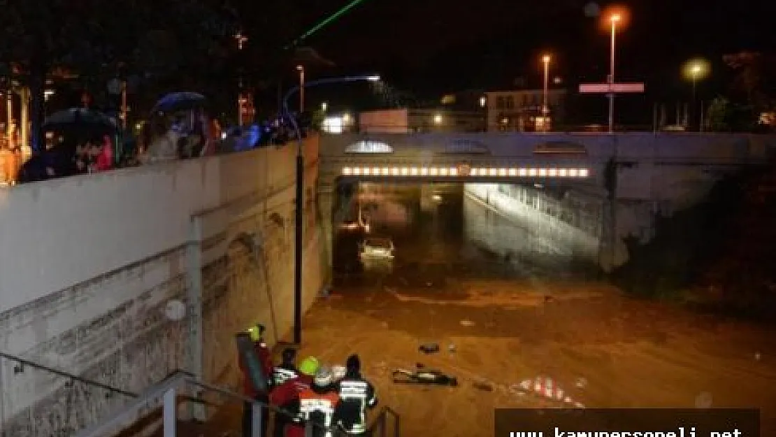 Almanya'da Fırtına ve Sel Felaketi : 4 Ölü