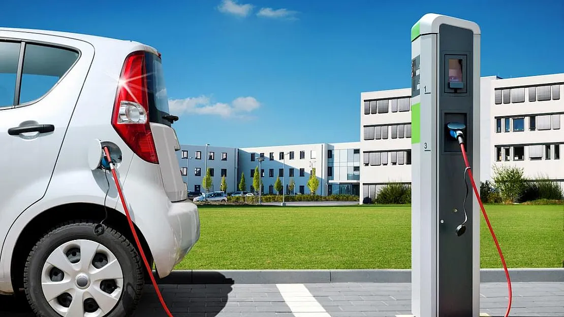 Almanya'da Üniversite Ücretleri Artıyor, Avrupa Elektrikli Araçlara Geçiyor, Afrika'da Darbeler Sürüyor