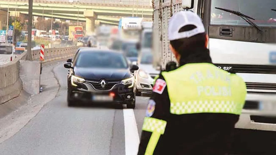 Altı Ay İçinde 1 Milyon 672 Bin Sürücü Emniyet Kemerinden Ceza Aldı