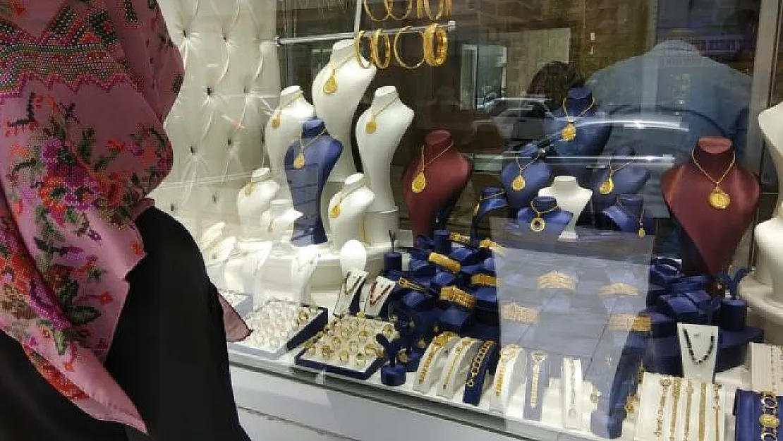 Altın fiyatları kritik rakamlara ulaştı!