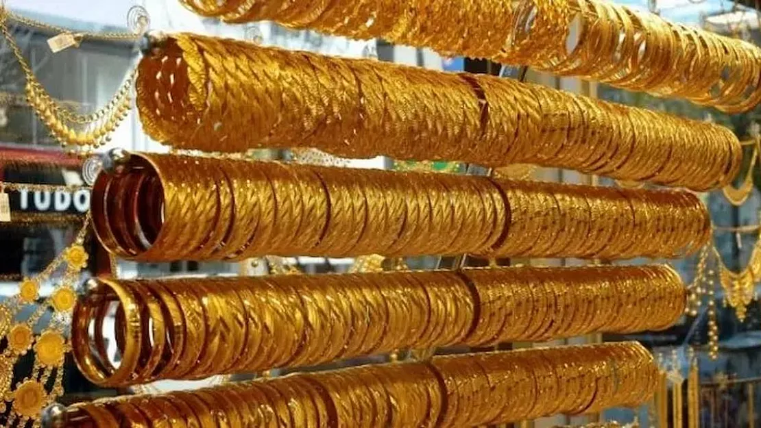 Altın Fiyatları Neden Düşüyor? Altın Almak İçin Doğru Zaman Mı?