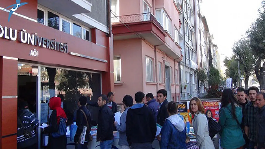Anadolu Üniversitesi AÖF  Öğrencilerinden Harç Ücretlerinde İndirim Yapılsın Talebi